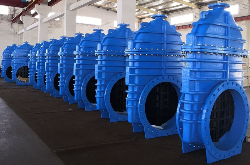 Large diameter AWWA C515 NRS gate valves with FBE coating.