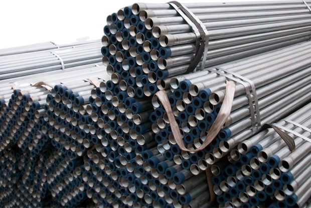 BS 1387 HDG steel tubes with screwed ends.