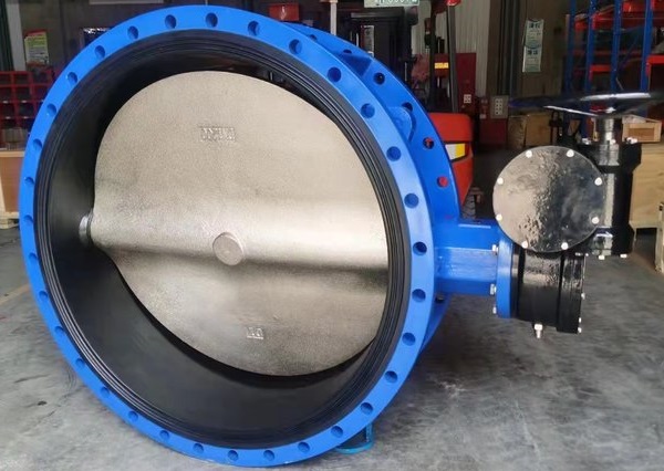 EN 593 concentric BFV, flanged, worm gear operated.